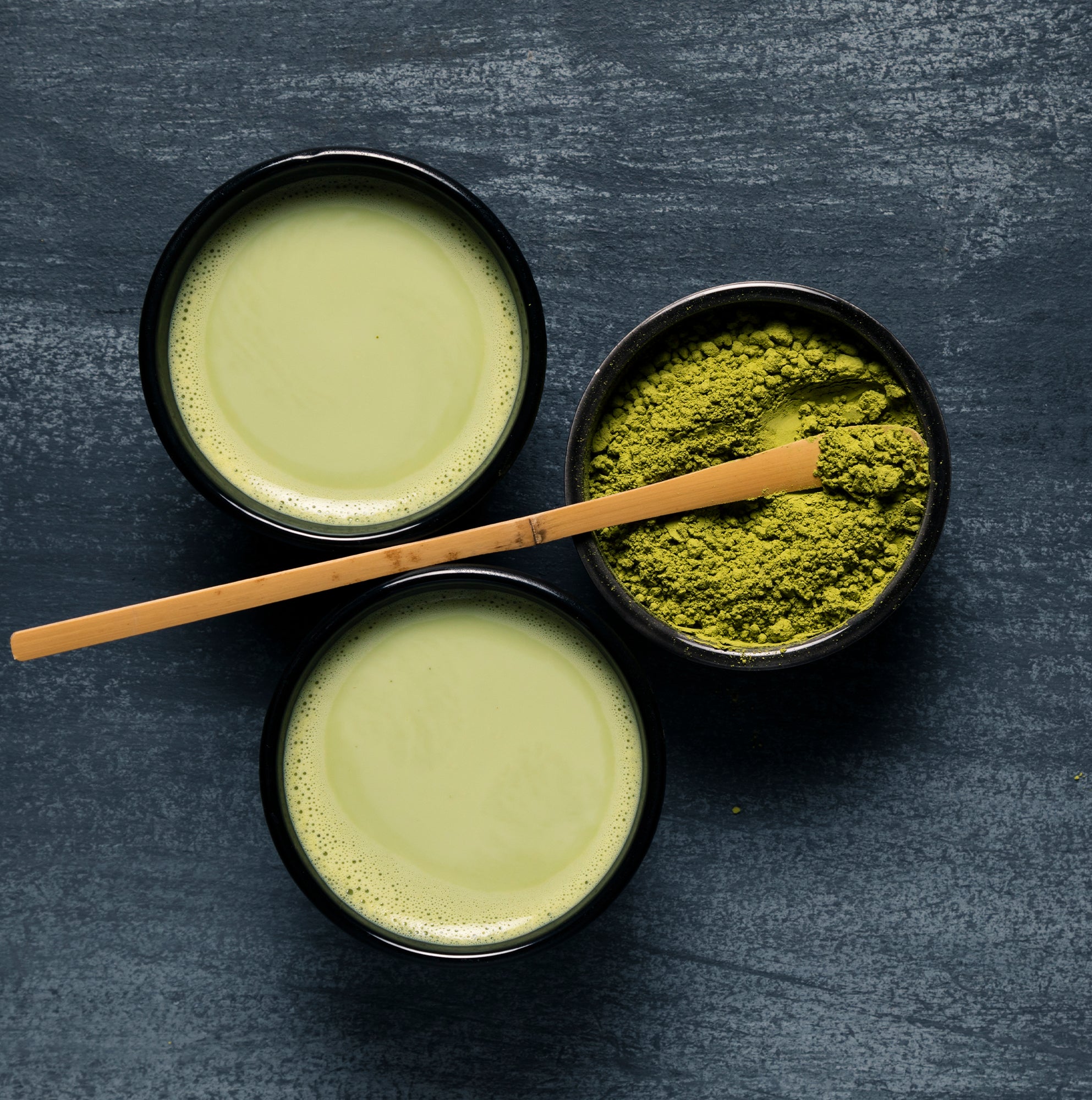 Bevanda energizzante preparata con tè verde matcha